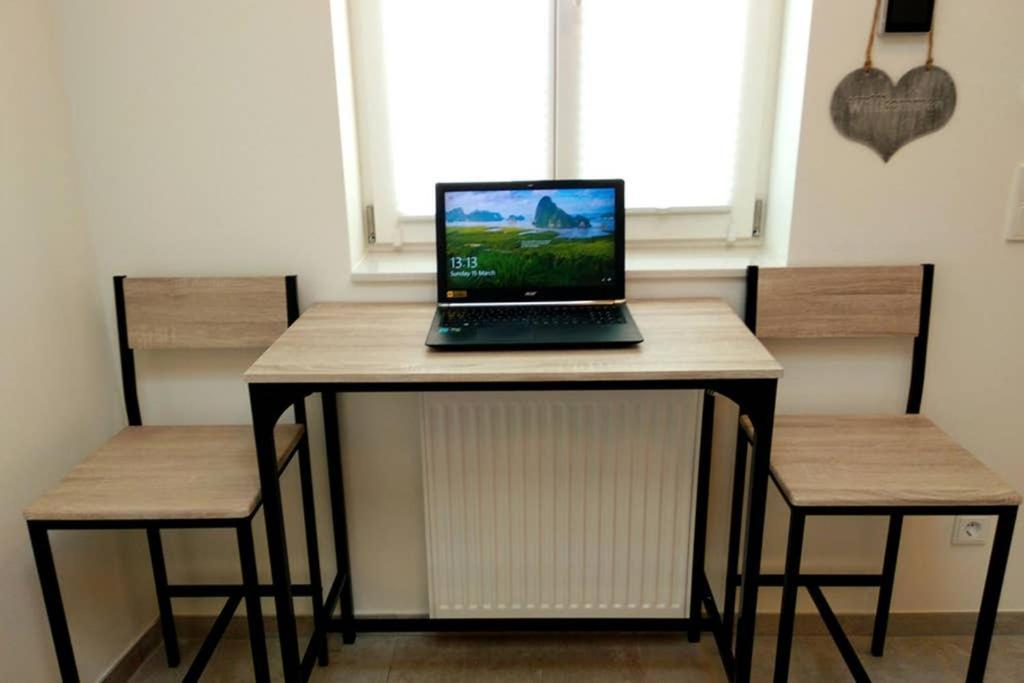 Pearl Studio Apart - King Bed - Netflix - Projector - Fast Wi-Fi Трир Экстерьер фото